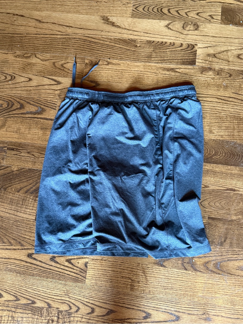 Men’s grey underarmour athletic shorts
